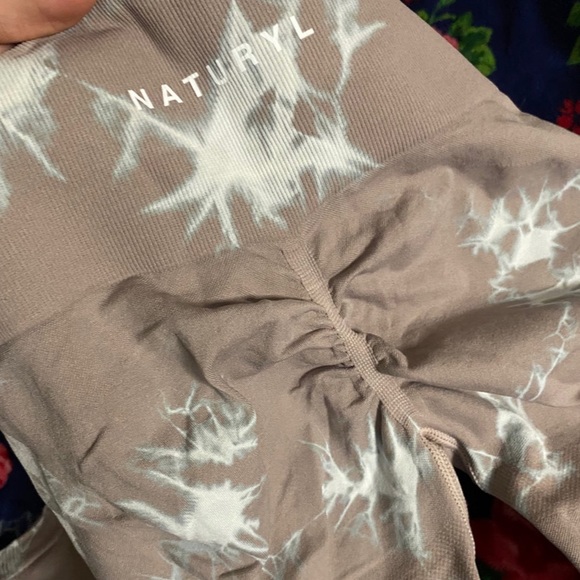 Naturyl Gemstone Legging - Picture 14 of 14